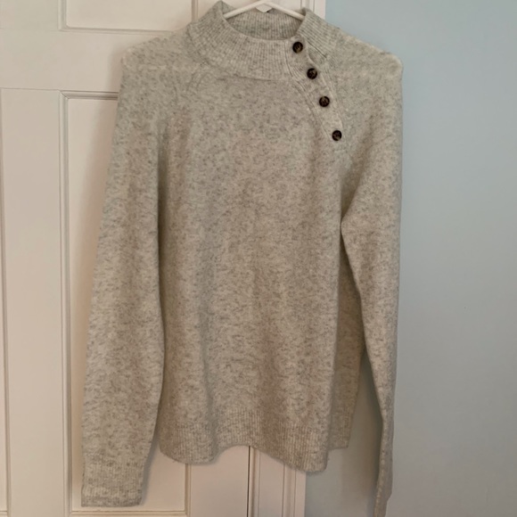 EUC J.Crew woman’s mock-neck, tunic style sweater. Oatmeal, marled color. Small. - Picture 1 of 5